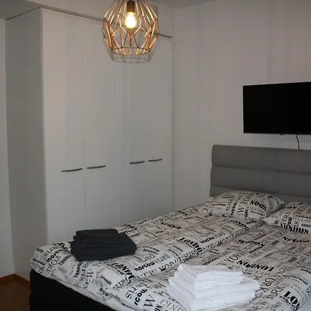 Cozy And Modern In A Location Apartment